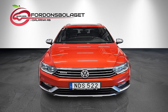 Volkswagen Passat Alltrack 2 of 26