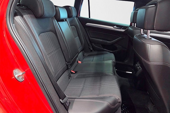 Volkswagen Passat Alltrack 12 of 26
