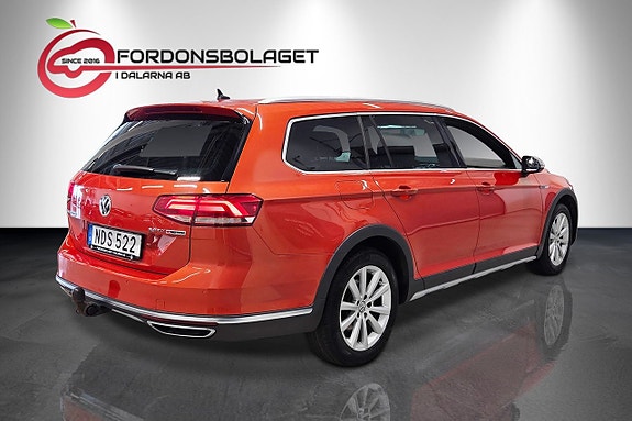Volkswagen Passat Alltrack 4 of 26