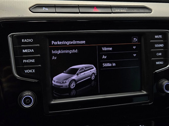 Volkswagen Passat Alltrack 21 of 26
