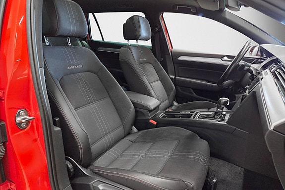 Volkswagen Passat Alltrack 10 of 26