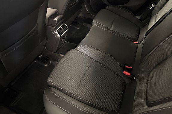 Renault Megane 12 of 15