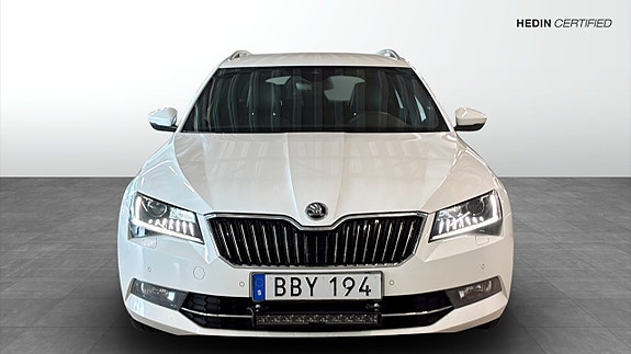Skoda Superb 8 of 22