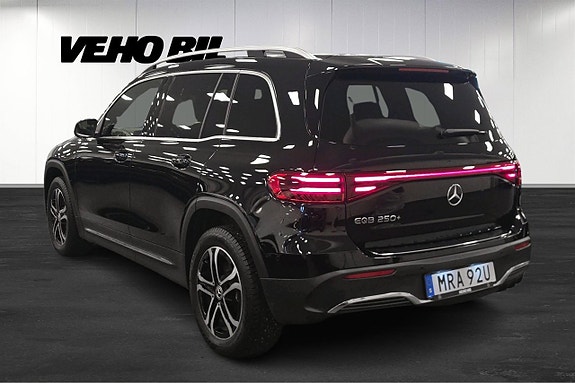Mercedes-Benz EQB250+ 4 of 14