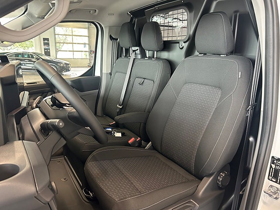 Ford Transit Custom 11 of 13