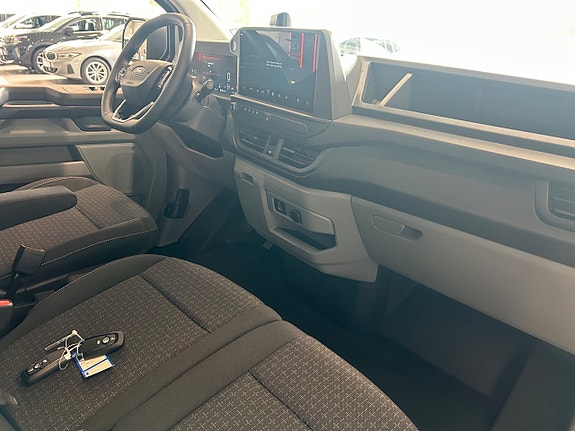 Ford Transit Custom 12 of 13