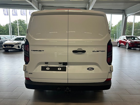 Ford Transit Custom 4 of 13