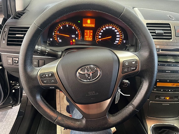 Toyota Avensis 13 of 15