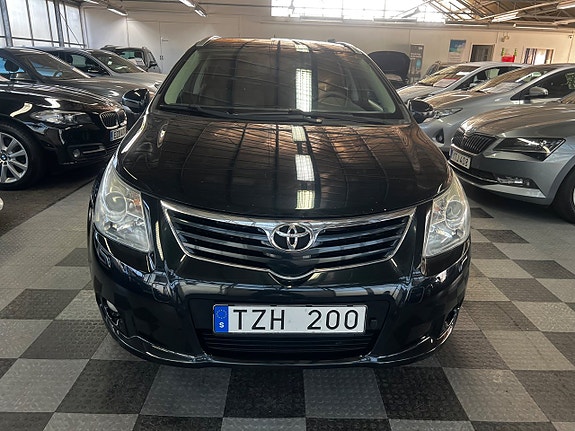 Toyota Avensis 6 of 15