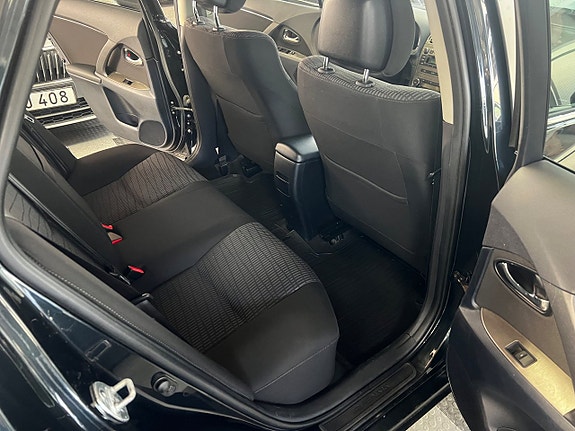 Toyota Avensis 11 of 15