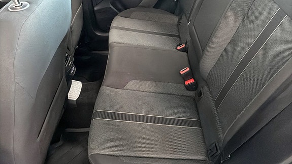 Volkswagen T-Roc 11 of 12