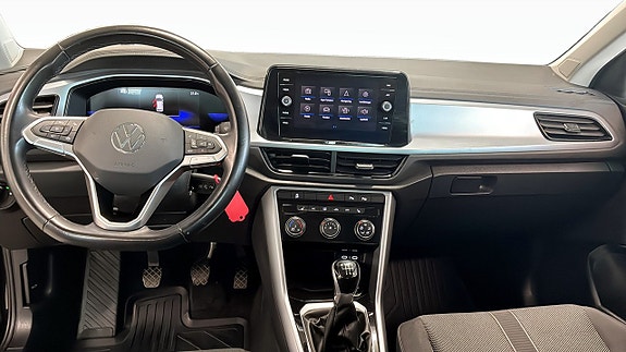 Volkswagen T-Roc 10 of 12