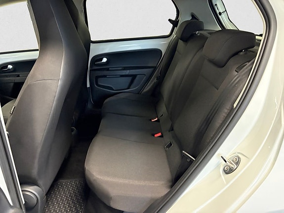 Volkswagen e-Up! 7 of 8