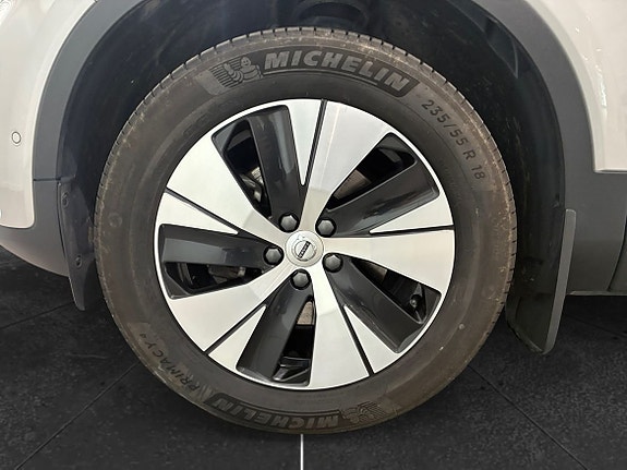 Volvo XC40 10 of 15