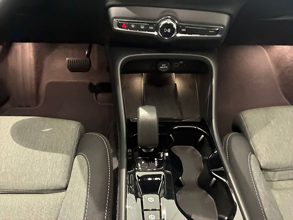 Volvo XC40 13 of 15