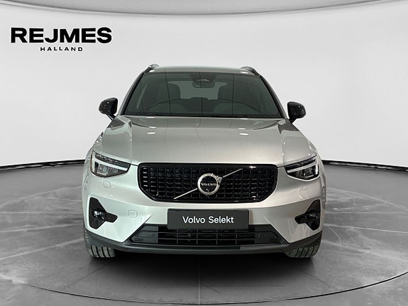 Volvo XC40 9 of 15