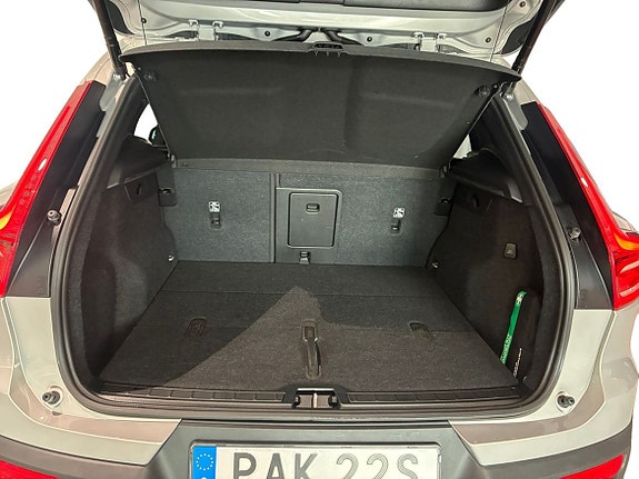 Volvo XC40 14 of 15