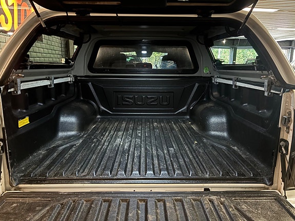 Isuzu D-max 8 of 8