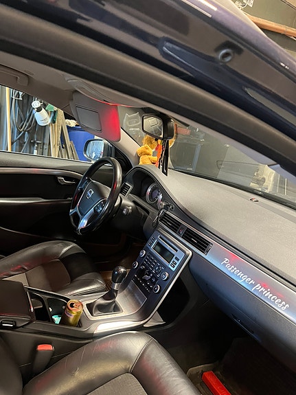 Volvo V70 7 of 8