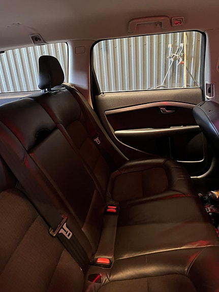 Volvo V70 8 of 8