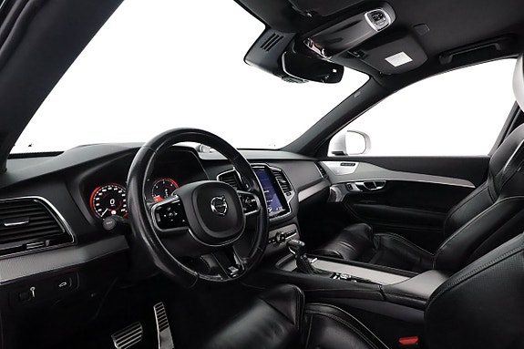Volvo XC90 13 of 29