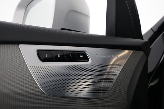Volvo XC90 27 of 29