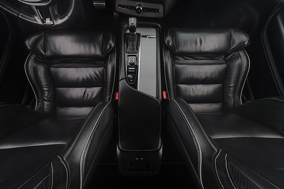 Volvo XC90 14 of 29