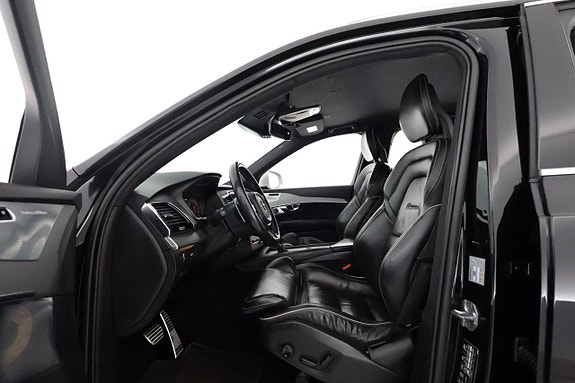 Volvo XC90 10 of 29