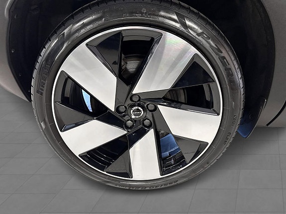 Volvo EX40 17 of 18