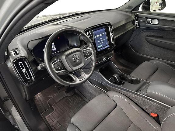 Volvo EX40 6 of 18