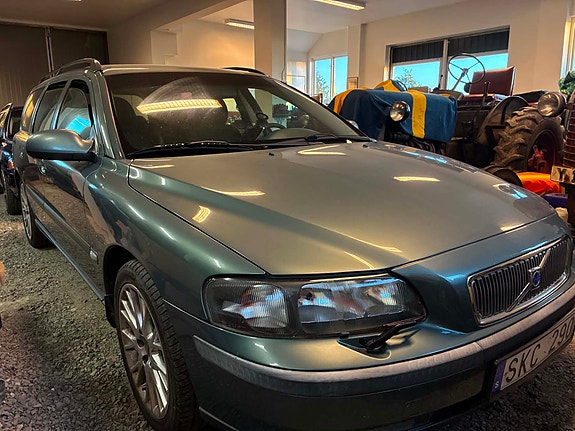 Volvo V70 5 of 6