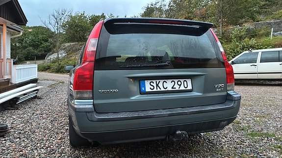 Volvo V70 3 of 6