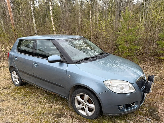 Skoda Fabia 2 of 4