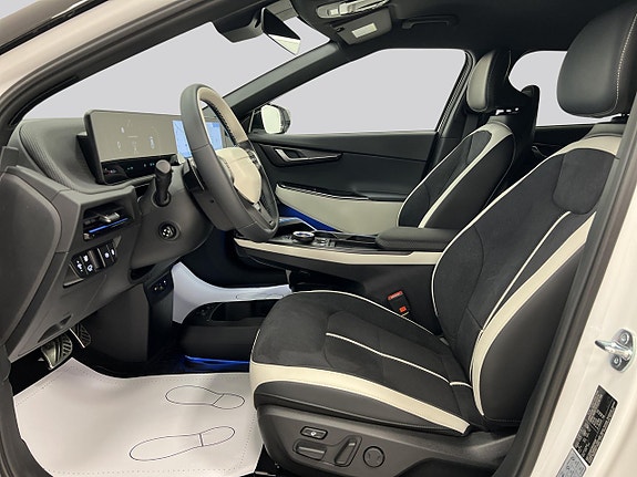 Kia EV6 8 of 25