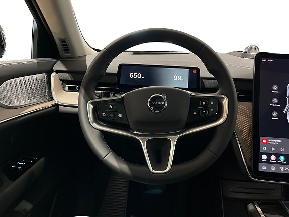 Volvo EX90 10 of 14