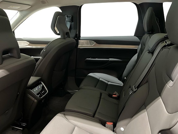 Volvo EX90 6 of 14