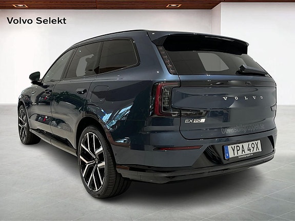Volvo EX90 2 of 14
