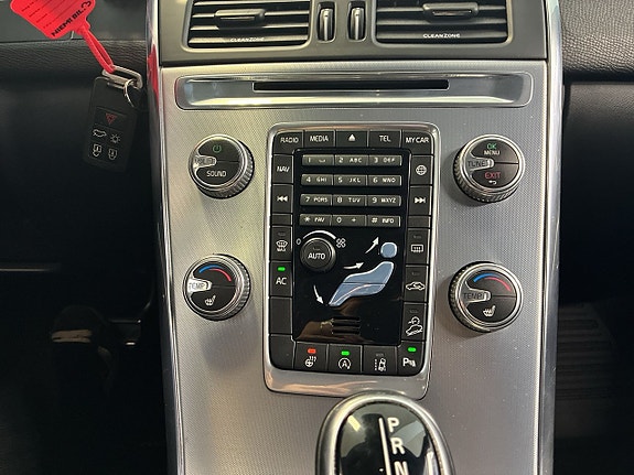 Volvo XC60 15 of 18
