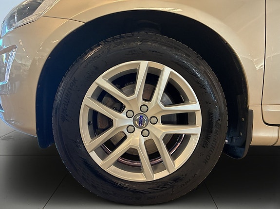 Volvo XC60 14 of 18