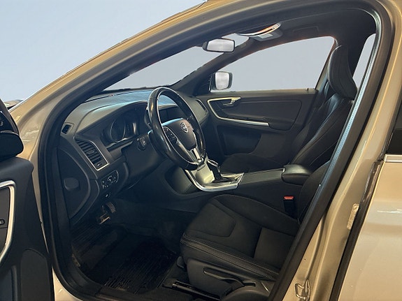 Volvo XC60 7 of 18