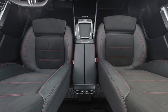 Mercedes-Benz EQB250+ 14 of 26