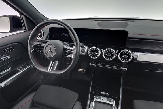 Mercedes-Benz EQB250+ 15 of 26