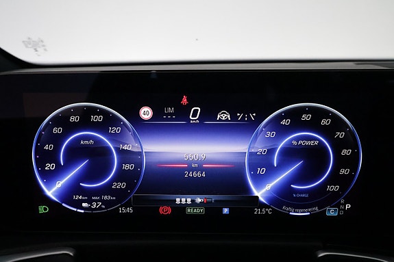 Mercedes-Benz EQB250+ 16 of 26
