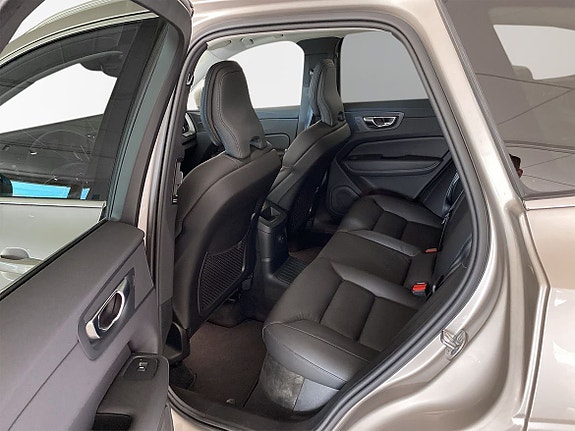 Volvo XC60 7 of 20