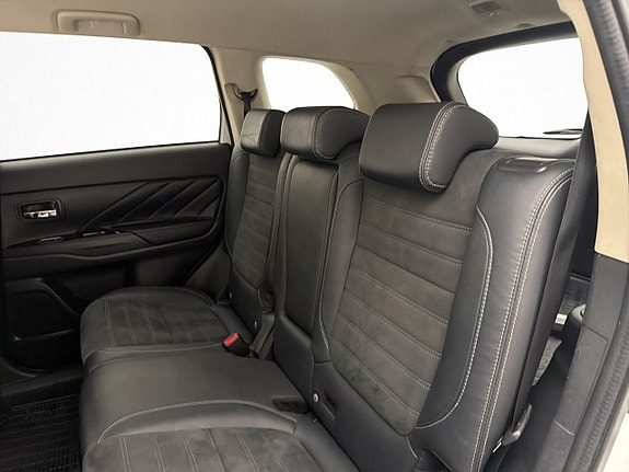 Mitsubishi Outlander 23 of 27