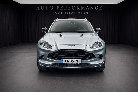 Aston Martin DBX 4 of 12