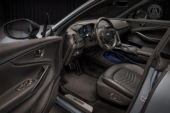 Aston Martin DBX 6 of 12