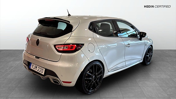 Renault Clio 2 of 9