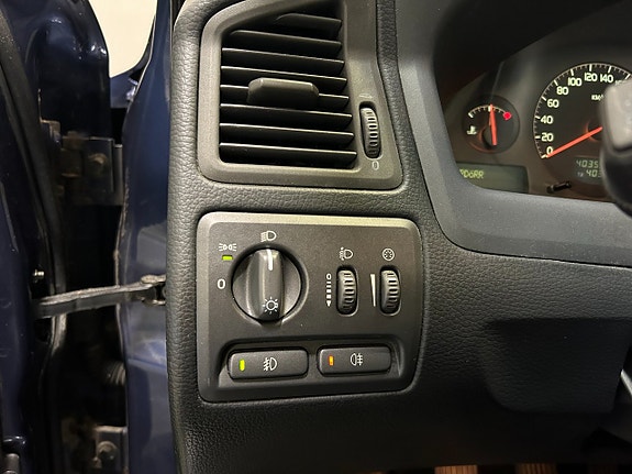 Volvo V70 17 of 21