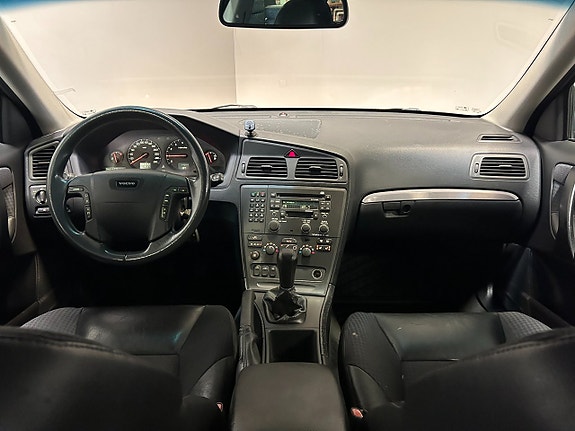 Volvo V70 10 of 21